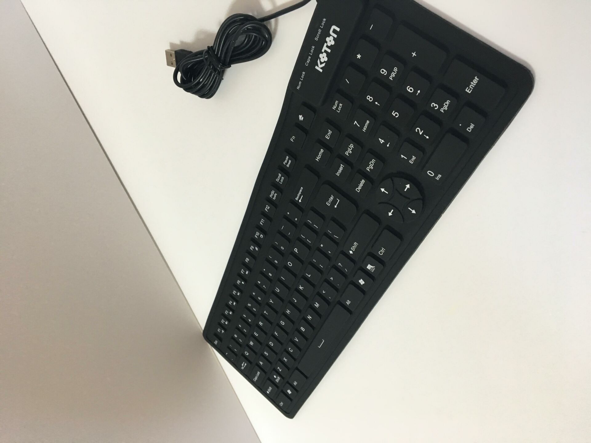 KOTON KLAVYE  KATLANABILIR SIYAH USB KABLOLU